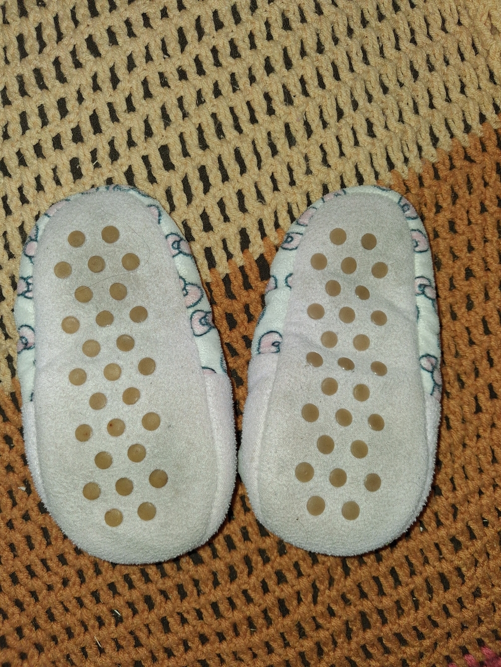 Slippers - Picture 2 of 4